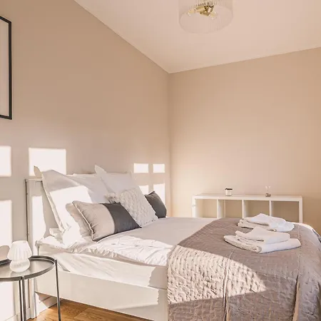 2homerent Długa 14 Kamienica W Centrum Poznania Poznań